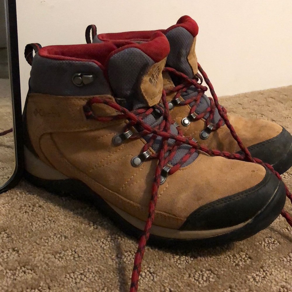 Women’s hiking boots